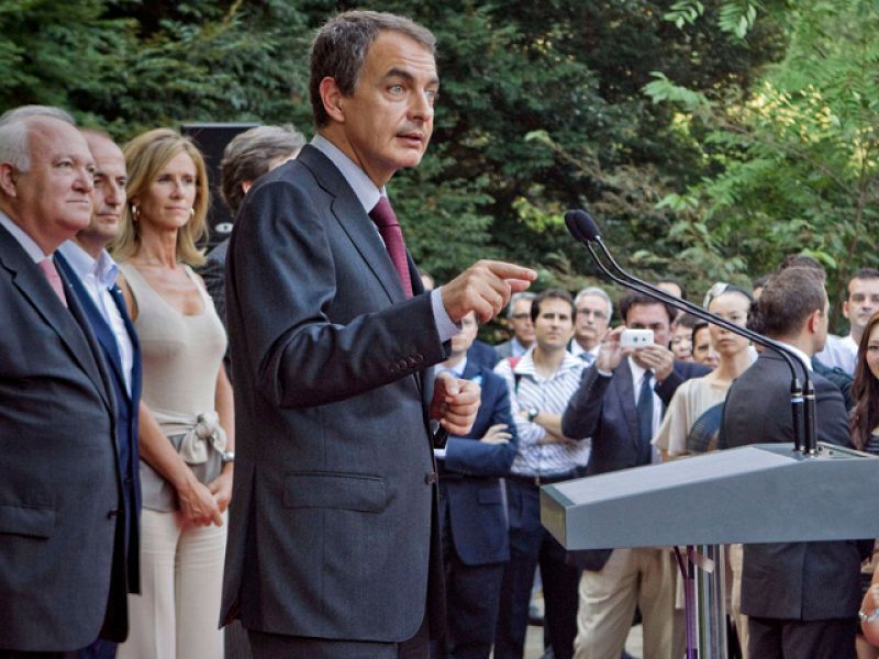 Zapatero tranquiliza a los inversores japoneses y subraya la salud de la deuda española