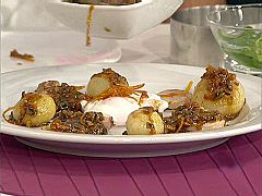 Huevos escalfados con solomillo en salsa de champiñones (03/07/10)