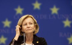 Salgado estima que España será de los que menos recaudarán por la futura tasa a la banca