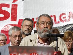 CC.OO. y UGT convocan la huelga general y advierten al Gobierno de sus consecuencias