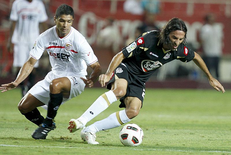 El Sevilla se atasca en el asedio al Deportivo