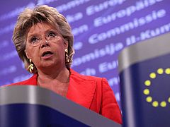 Bruselas dice "basta" a Francia y anuncia que le expedientará por las expulsiones de gitanos