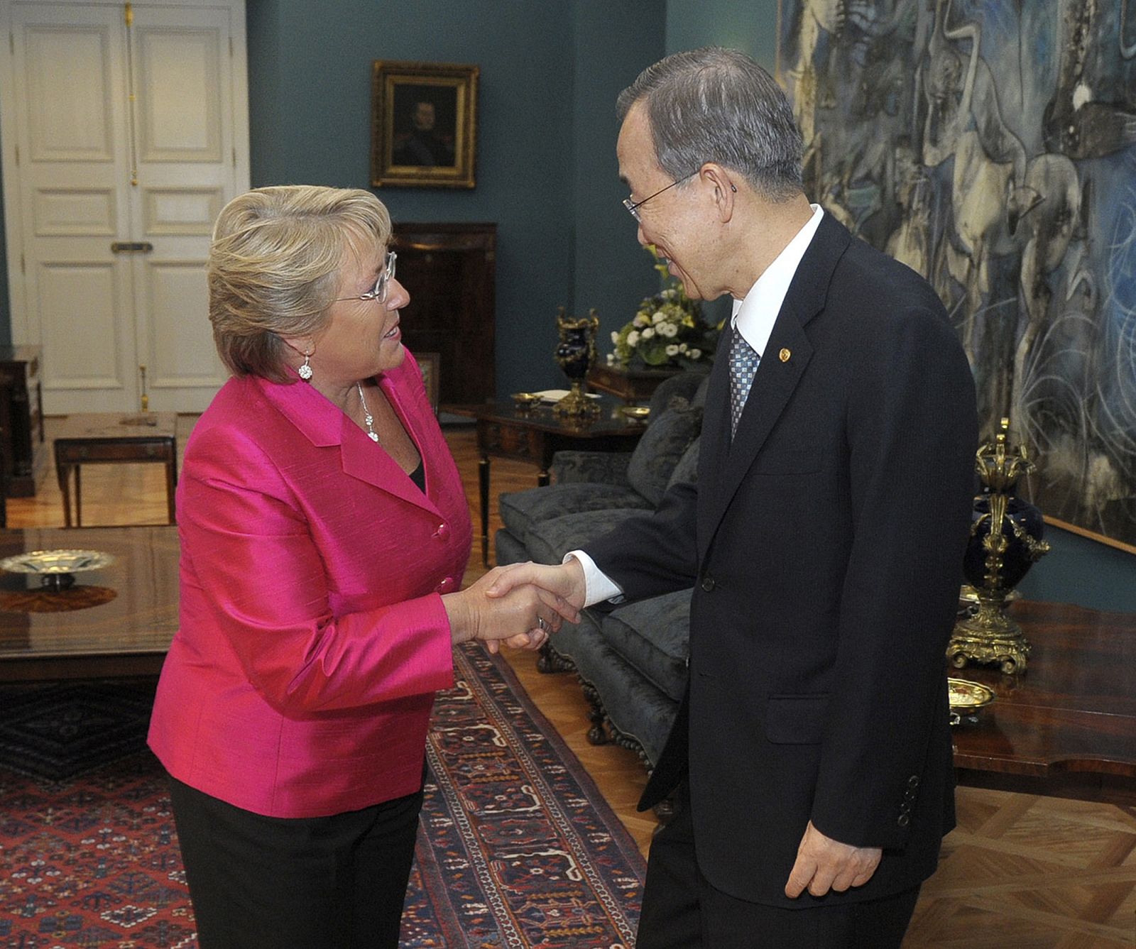 U.N. Secretary General Ban Ki-moon meets with Chilean President Michelle Bachelet in Santiago
