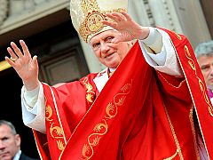 El Papa sufre "vergüenza y humillación" por los casos de los curas pederastas