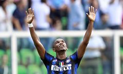 Eto'o pone líder al Inter de Benítez