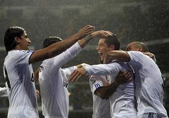El Deportivo paga los platos rotos en el Bernabéu