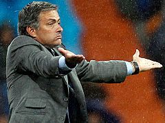 Mourinho: "Las críticas hacia mí, me hacen reír"
