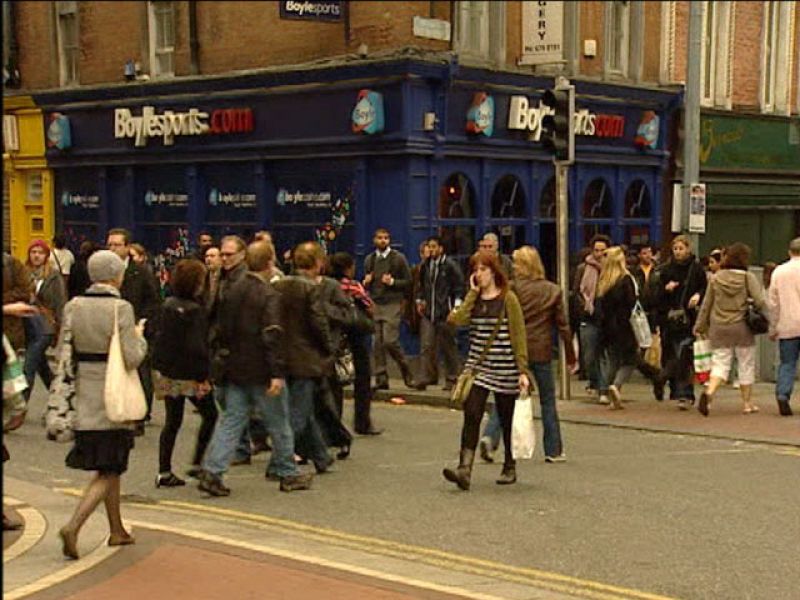 Moody's amenaza con una nueva rebaja de la nota de la deuda de Irlanda