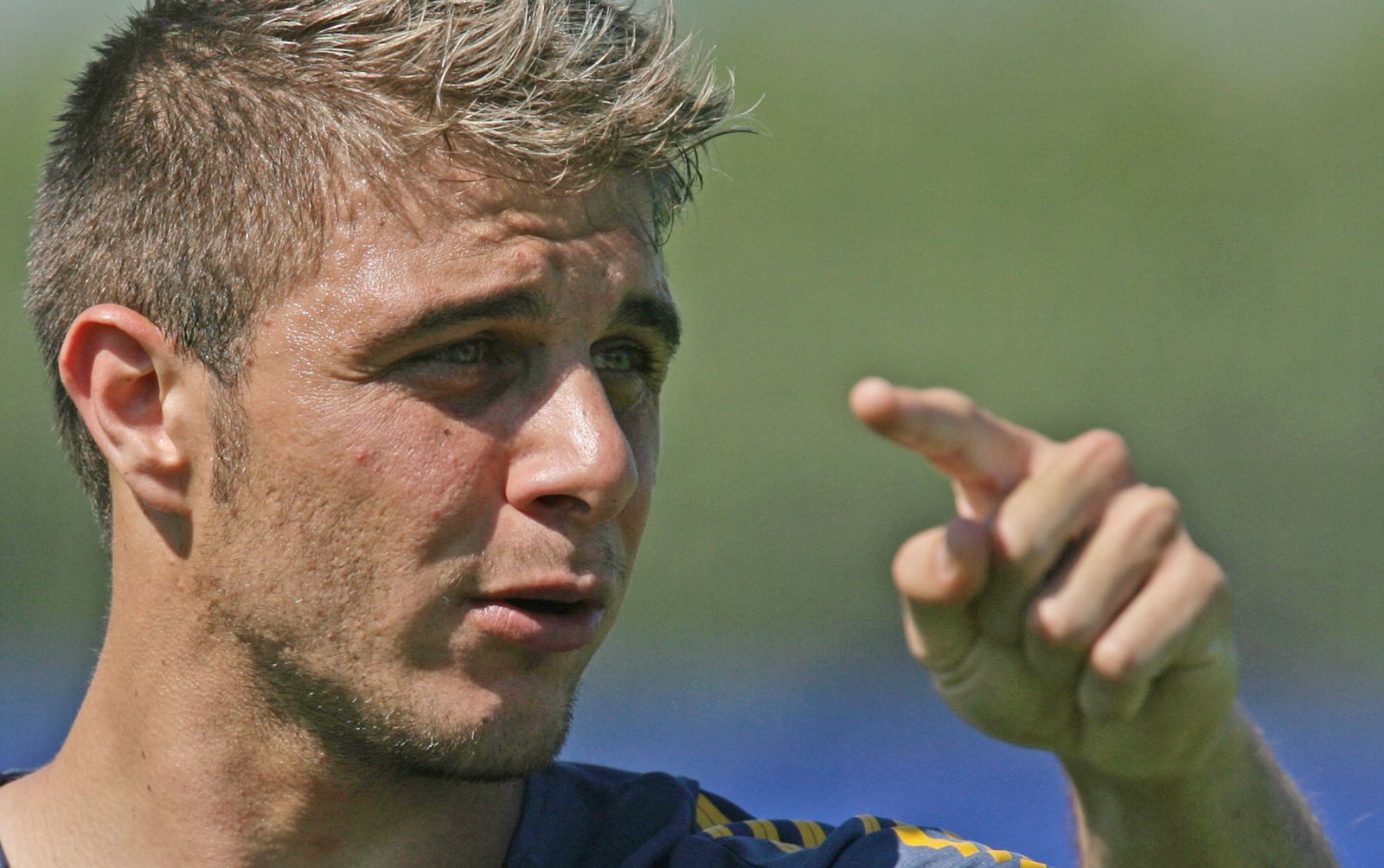 El jugador del Valencia, Joaquín Sánchez, no quiere pensar en un cambio de equipo