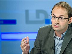 Joan Herrera: "Lo que le duele a Zapatero no son los abucheos, sino lo que se gritaba en Vistalegre"