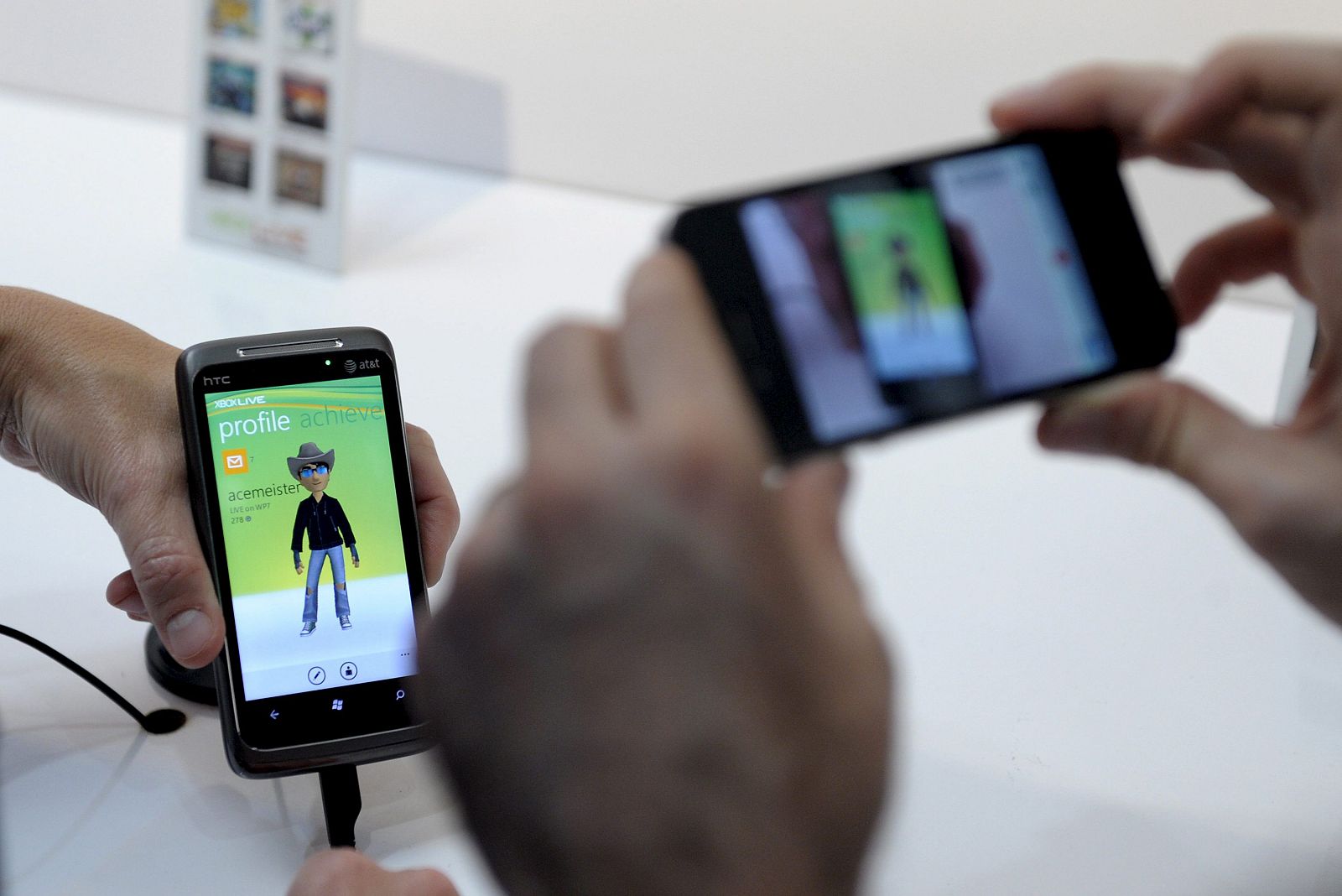 PRESENTACIÓN DEL NUEVO SISTEMA OPERATIVO PARA TELÉFONOS DE MICROSOFT, EL WINDOWS PHONE 7