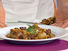 Estofado de ternera al Oporto con rollitos de pasta filo (14/10/10)