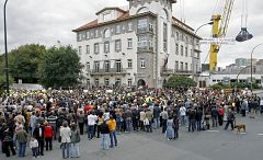 Más de 2.000 personas culminan en A Coruña la marcha negra contra el decreto del carbón