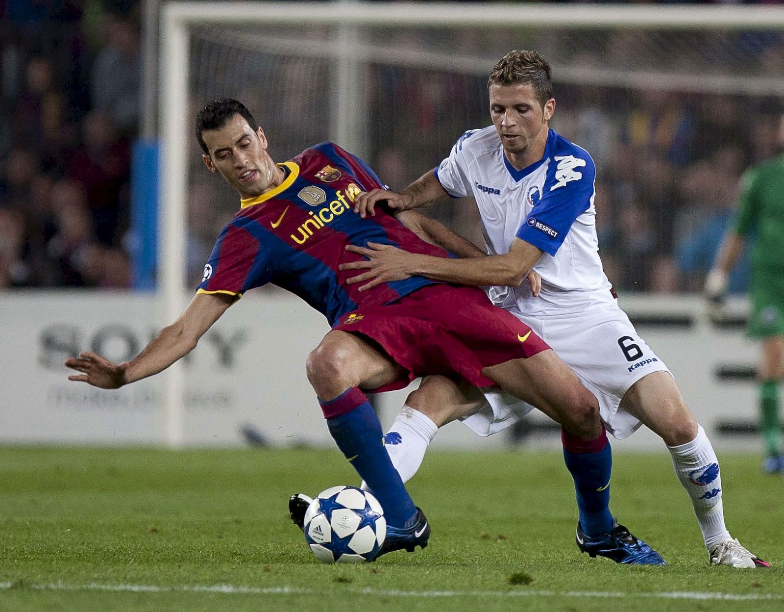 El centrocampista del FC Barcelona Sergi Busquets durante el partido frente al Copenhague de Champions.