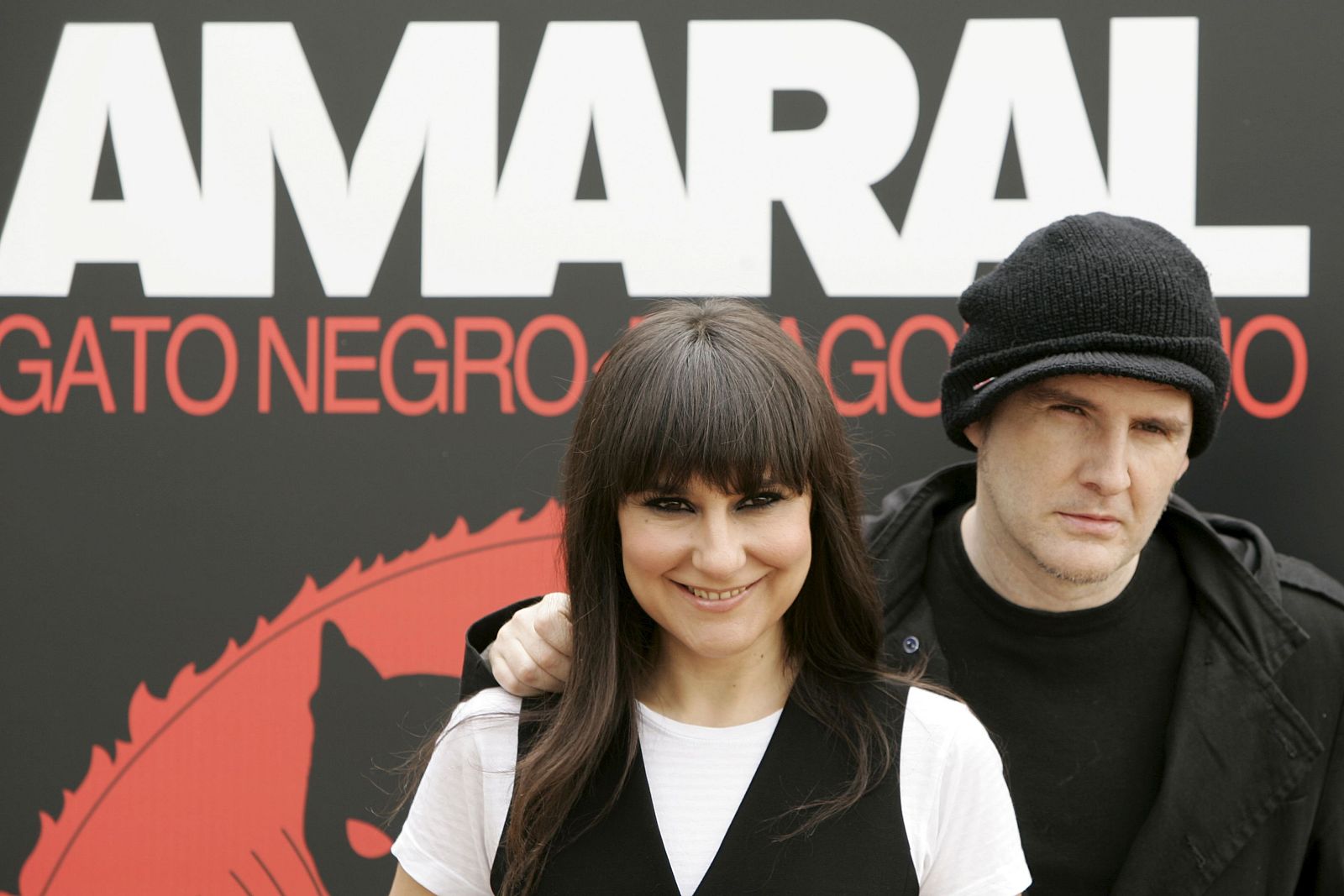 Amaral presenta 'Gato negro. Dragón rojo'