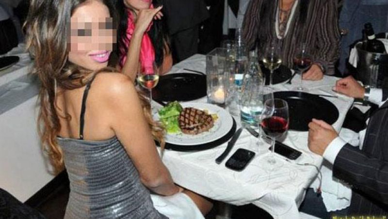 Berlusconi, tras el nuevo escándalo con una menor: "Amo la vida, amo las mujeres"