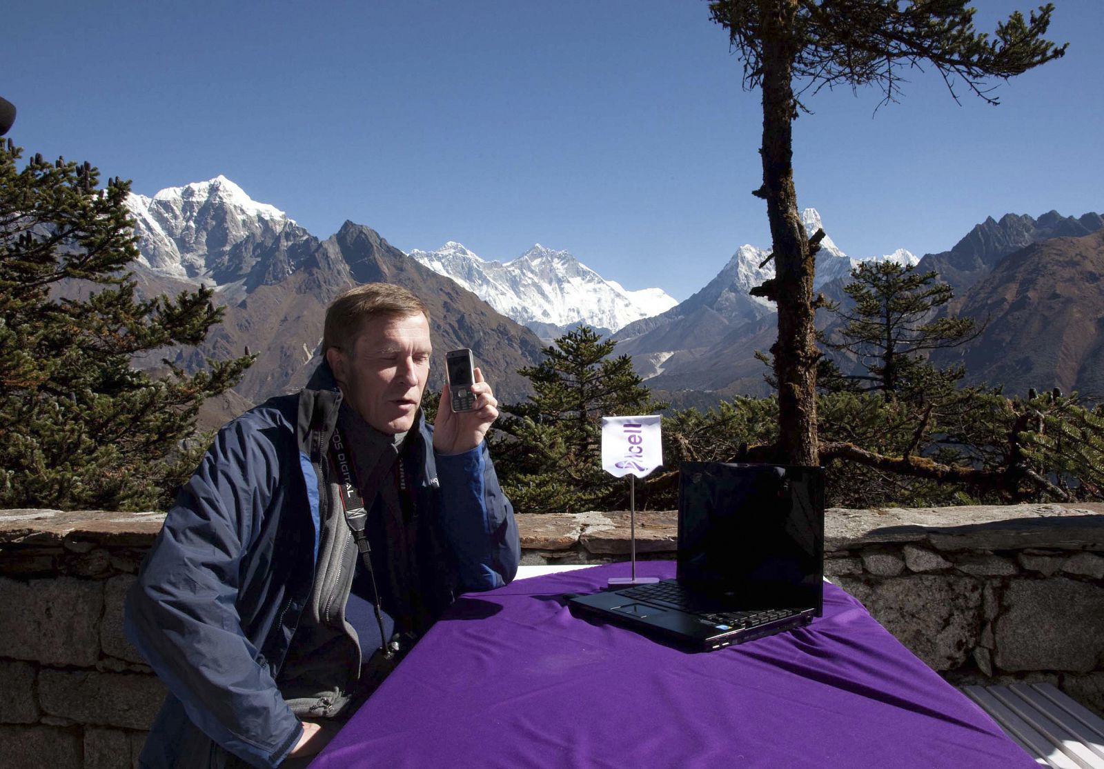 Ncell CEO Koistinen speaks to mountaineer Namgel Sherpa in Shyangboche