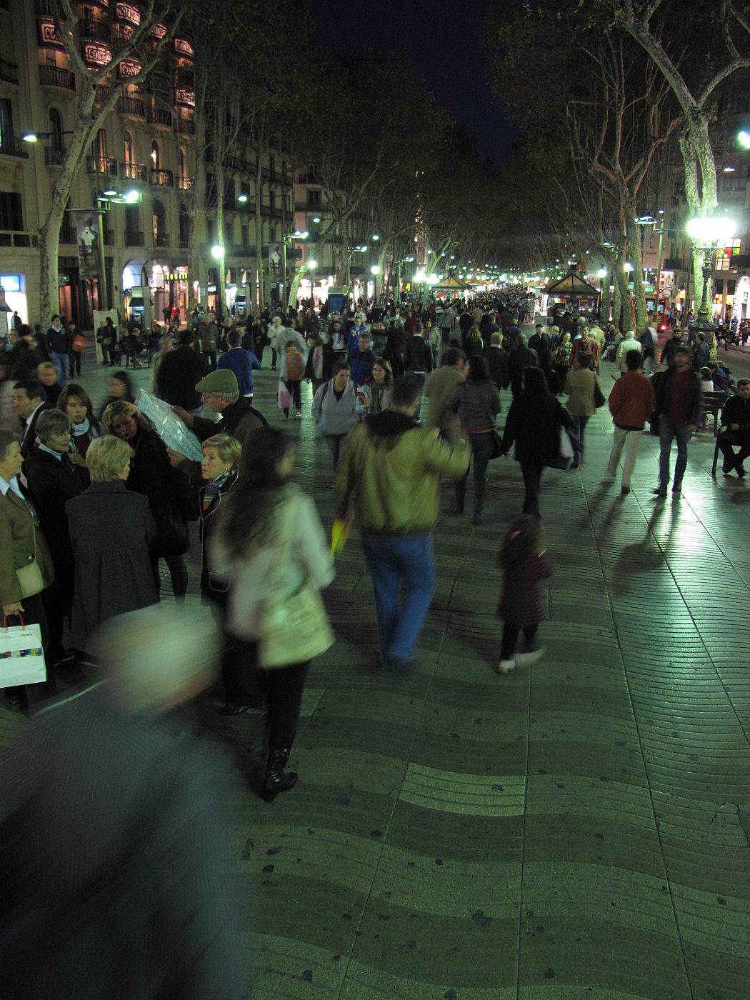 RAMBLAS BARCELONA GENTE ELECCIONES CATALANAS 2010