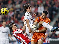 Mucha tensión y poco fútbol en Gijón