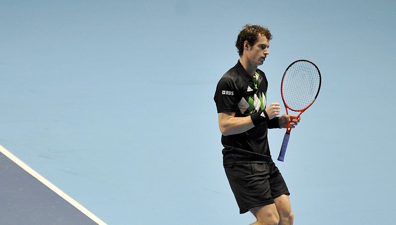 Soderling regala a Murray la victoria en el O2 Arena de Londres