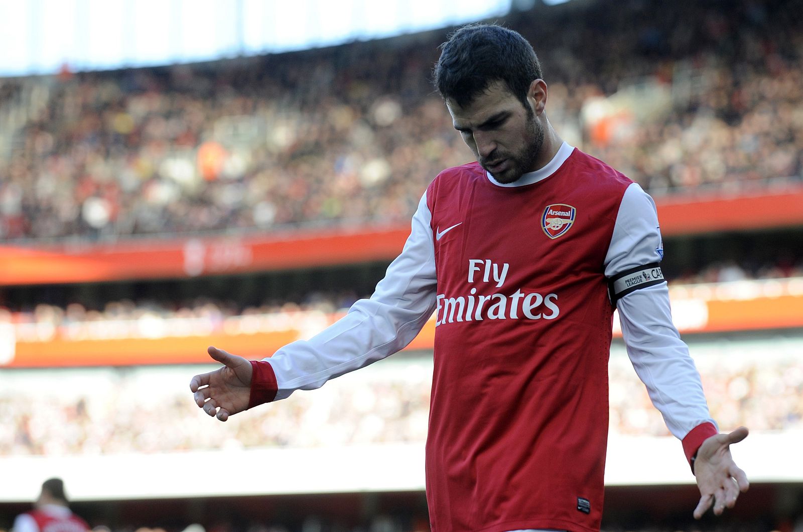 Cesc Fábregas se siente en comunión con el Arsenal pese a su intento de fichar por el Barça en verano.