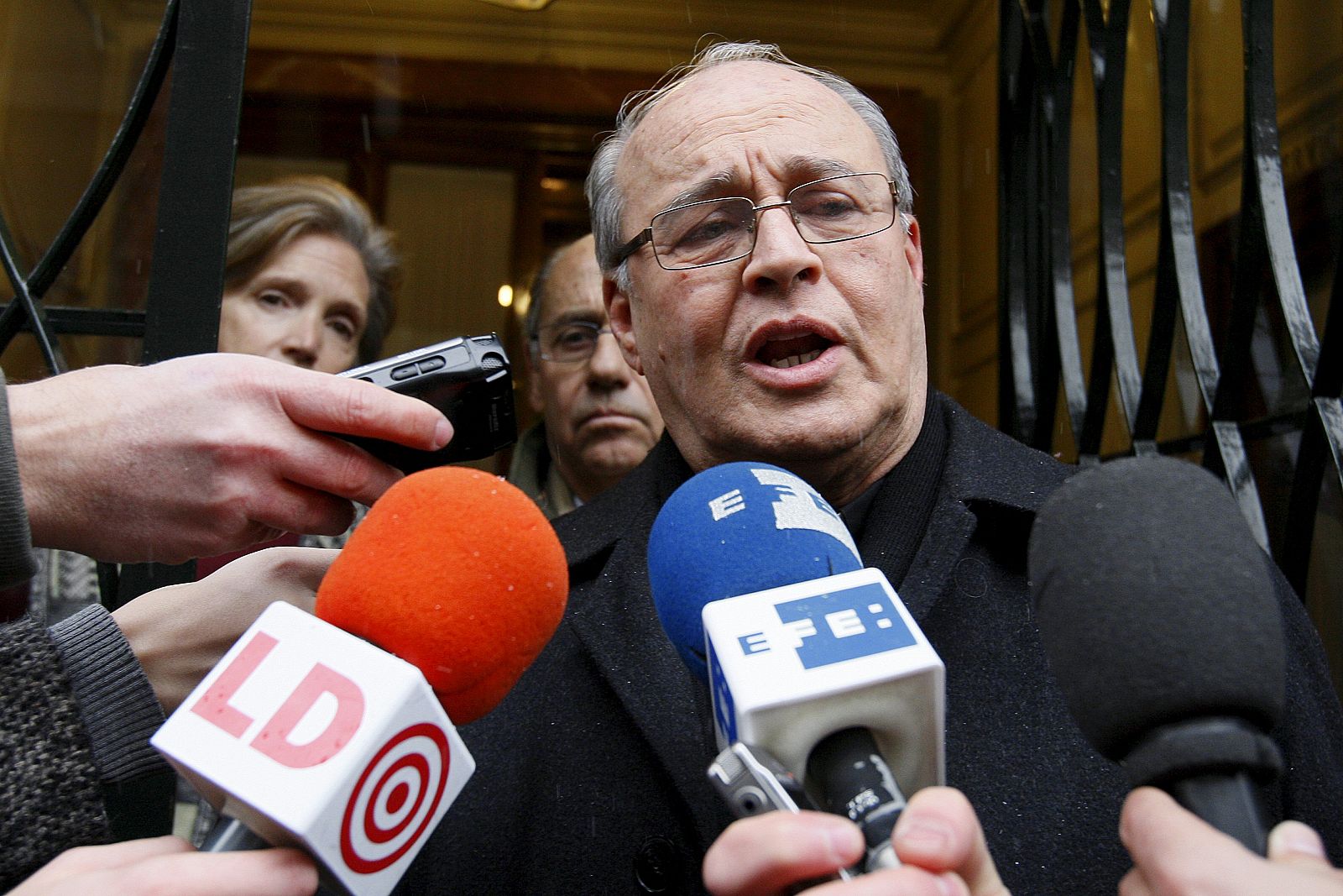 El arzobispo de La Habana, Jaime Ortega, atiende a los medios de comunicación