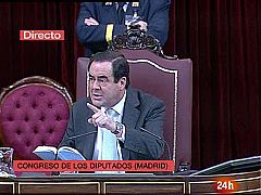Bono abronca a los diputados: "Si asistieran no tendrían que llamar a golpes a las puertas"