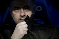 Mourinho y la directiva blanca, enzarzados en un pulso antes de Navidad