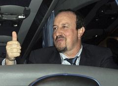 Moratti afirma que Benítez es el entrenador del Inter "mientras siga ahí"
