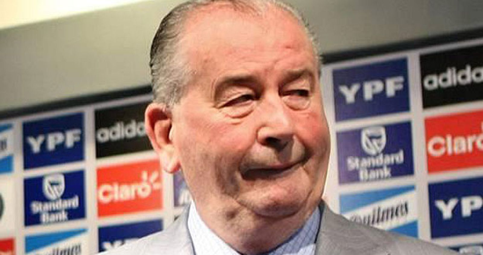 MARADONA DEJA DE SER TÉCNICO DE LA SELECCIÓN ARGENTINA