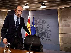 Rubalcaba creerá a Otegi cuando ETA sustituya sus siglas por las de F-I-N