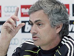 Mourinho a Valdano: "Estoy mayor para recaditos por la prensa"