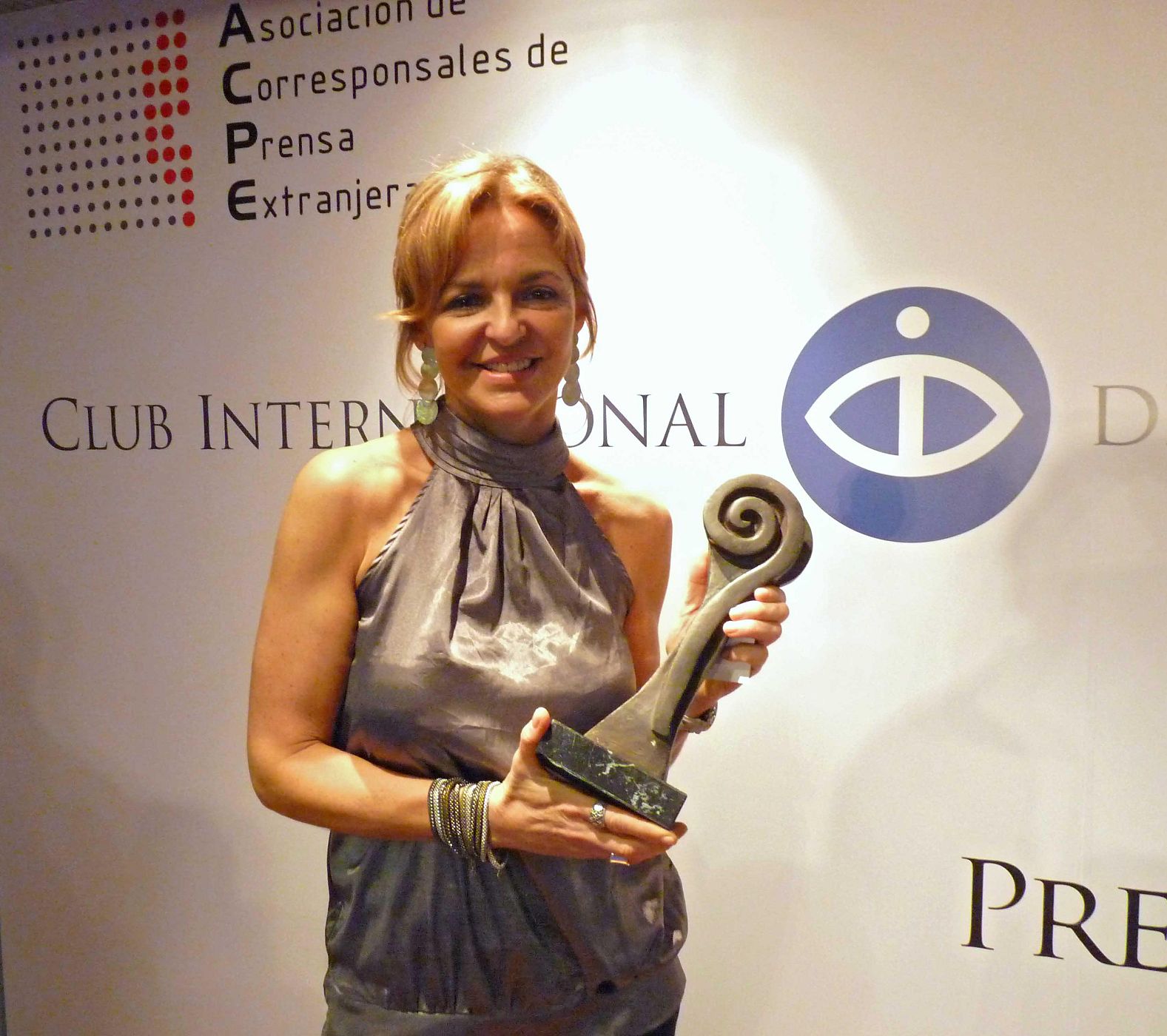Almudena Ariza recibe el premio al mejor corresponsal español en el extranjero