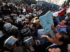Al menos tres muertos en la mayor protesta contra el egipcio Mubarak en 30 años