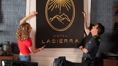 '4 estrellas' | Rita ha ganado la guerra contra Alfredo: ¡Vuelve el Hotel Lasierra!