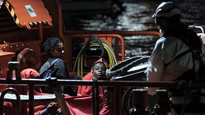 Rescatan a más de 400 migrantes en siete pateras en Canarias