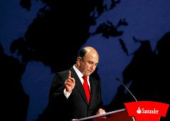 El Santander ganó 8.181 millones de euros en 2010, el 8,5 % menos