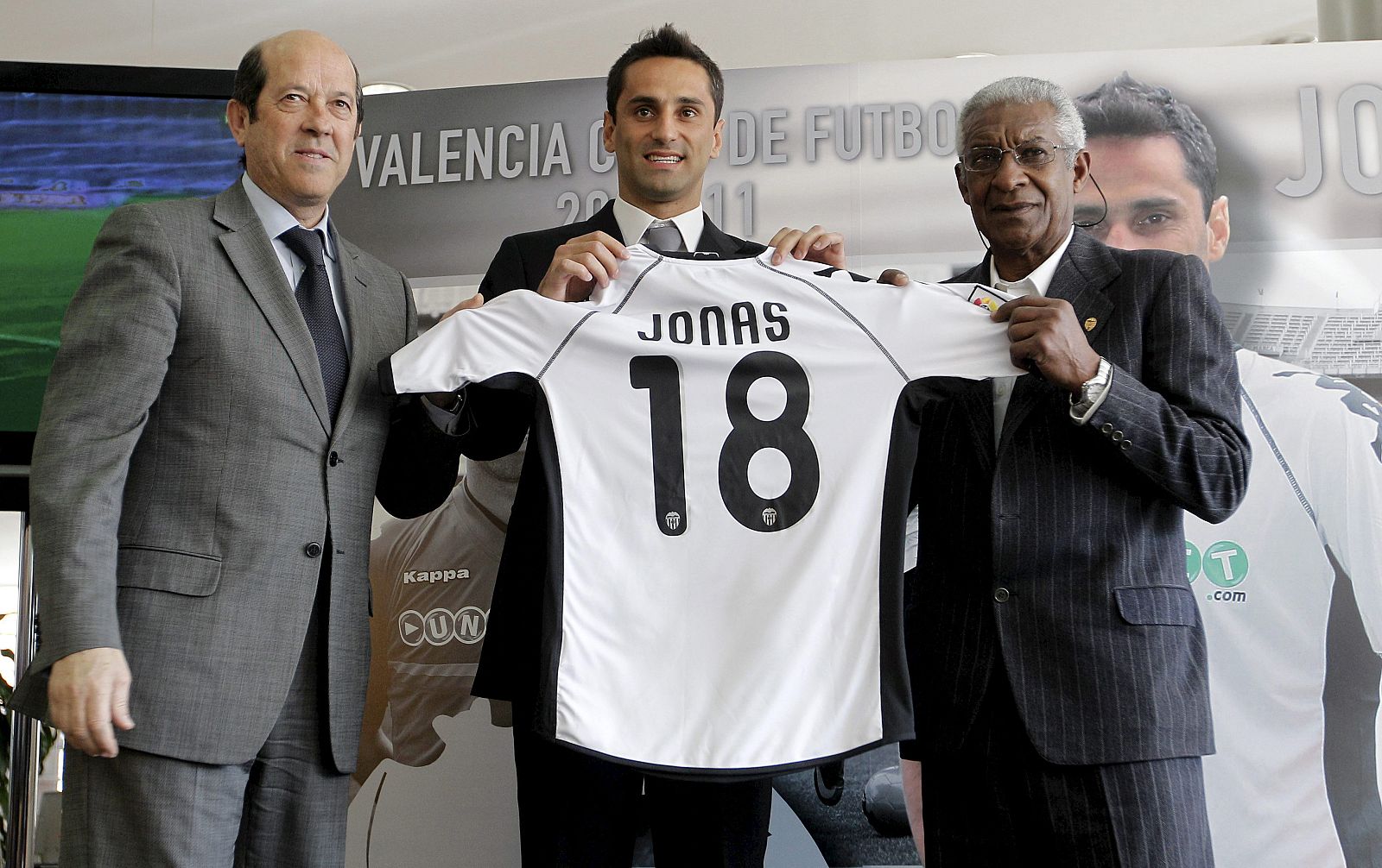 EL VALENCIA CF PRESENTA AL BRASILEÑO JONAS GONÇALVES