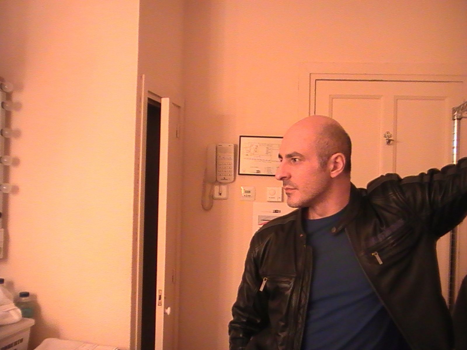 Roberto Álamo, en su camerino, minutos antes de intepretar a Kowalski en 'Un tranvía llamado deseo'