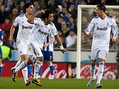 El Real Madrid cumple en Cornellà con diez jugadores y sigue peleando por la Liga