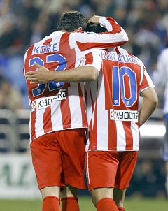 Agüero resucita al Atlético de las cenizas y roza Europa