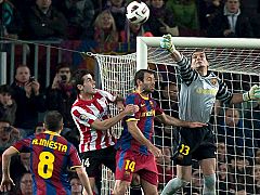 El Barça derrota con angustia a un bravo Athletic y mantiene su ventaja