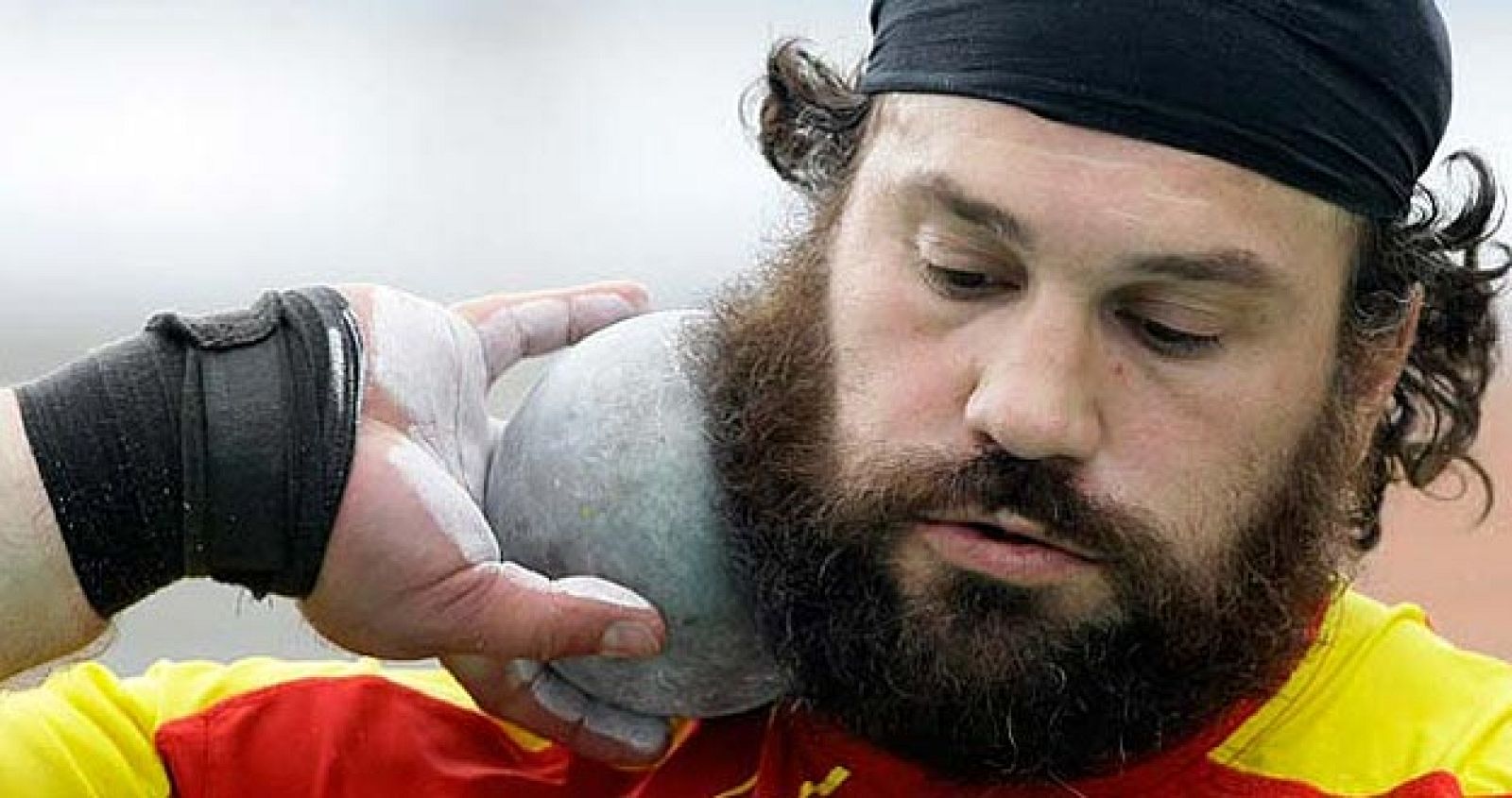 El lanzador de peso y capitán de la selección, Manuel Martínez, en una imagen de archivo.