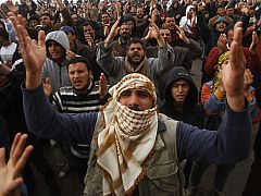 Obama analiza las posibles medidas contra Libia con Sarkozy y Cameron