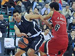 El CB Granada rompe su mala racha a costa del Fuenlabrada (81-69)