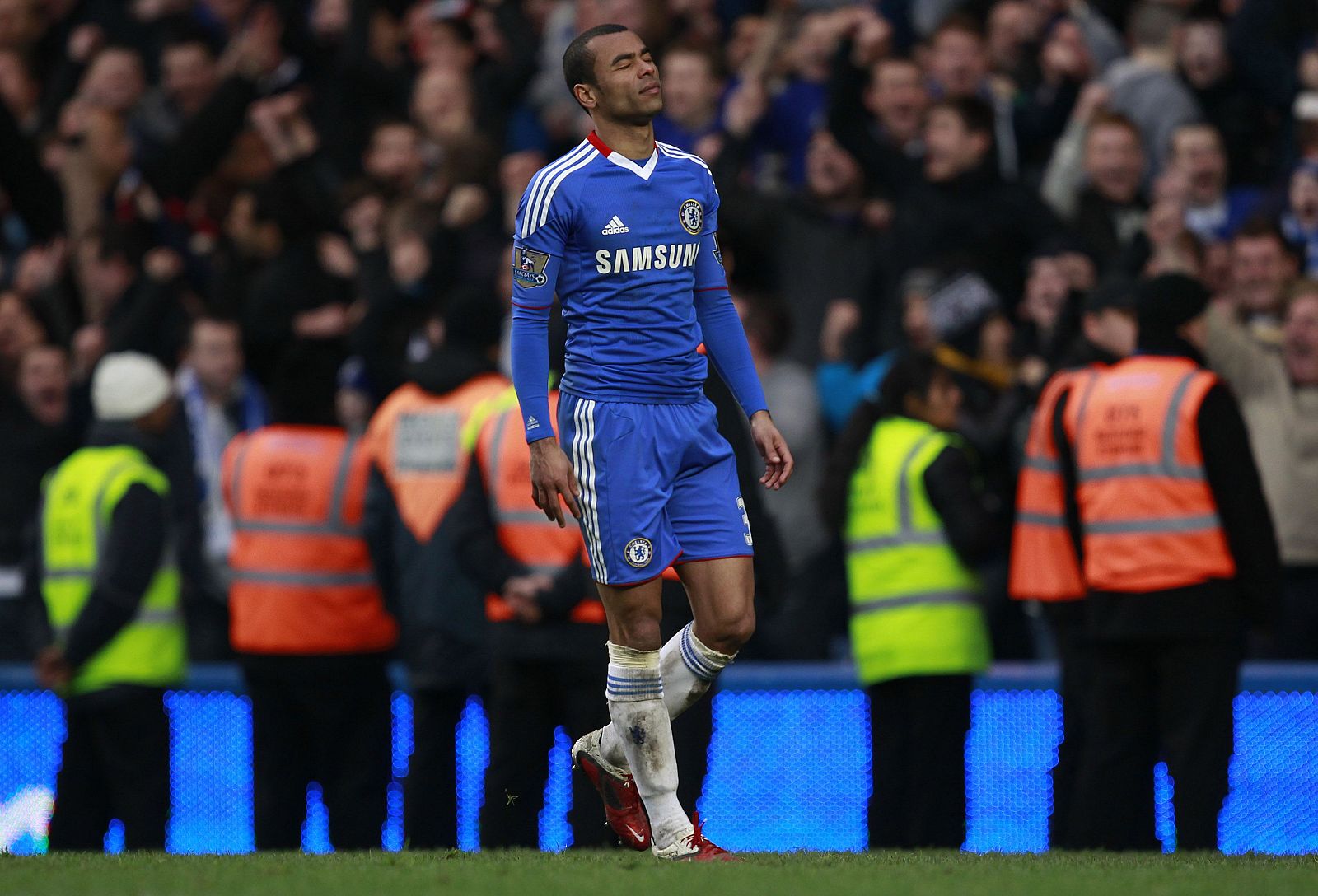 Ashley Cole tras fallar un penalty ante el Everton