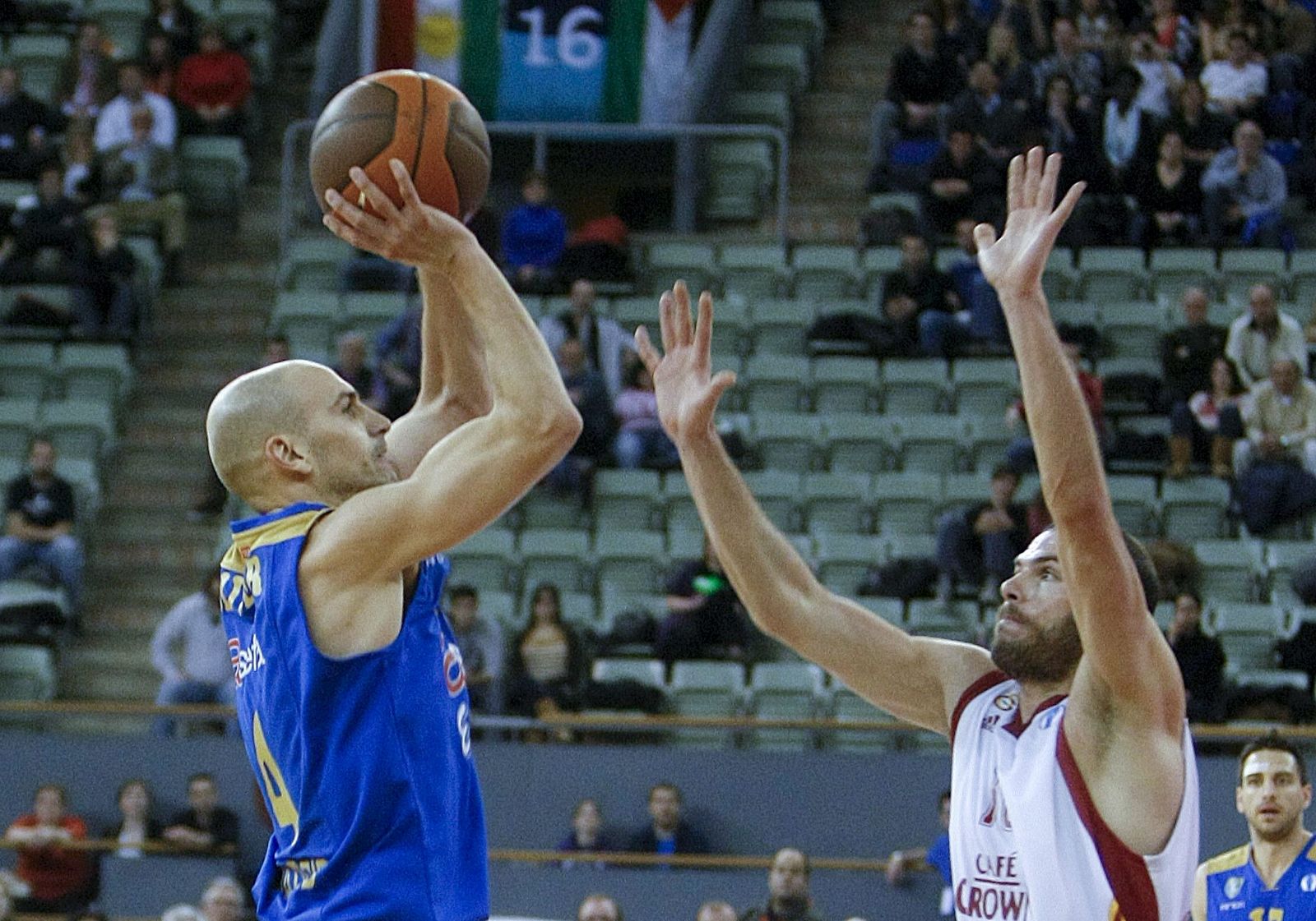 Estudiantes gana al Galatasaray