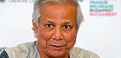 Mohamed Yunus, padre de los microcréditos, se niega a irse de su banco pese a su destitución