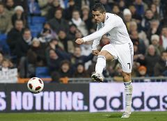 El Real Madrid no pierde la fe y aplasta al Málaga