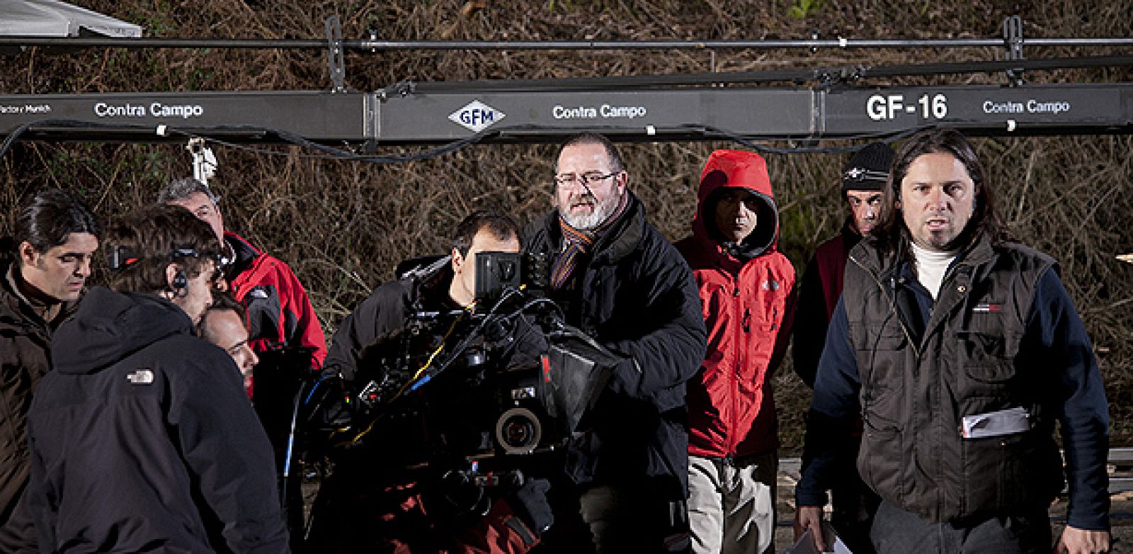 Juan Martínez Moreno, director de 'Los lobos de Arga', en un momento del rodaje